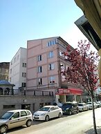 Ari Otel