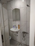 Ari Otel