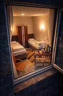 Ari Otel
