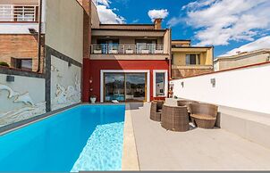 Tranquility Villa With Pool Private Garden BBQ