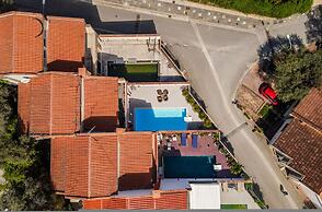 Tranquility Villa With Pool Private Garden BBQ