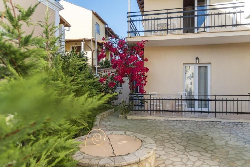 BOHOTEL Eleonas Anex Apartments