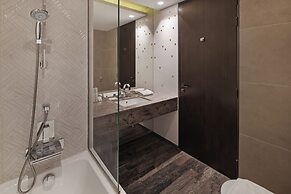 Prime 2BR in Damac Heights Marina