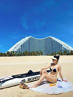THE ARENA CAM RANH