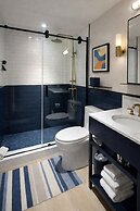 Royal Upscale Hotel