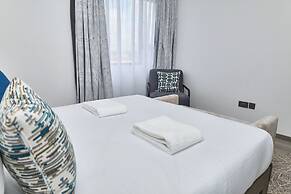 Nari By Edmor Suites