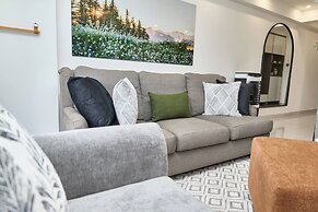 Nari By Edmor Suites