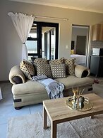 Amazing 1BR With River View in Waterfall-midrand