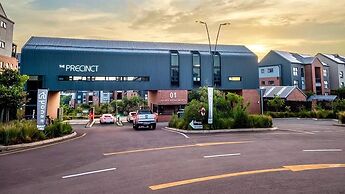 Amazing 1BR With River View in Waterfall-midrand