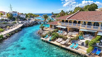 Ocean Pearl Luxury Oceanfront at Mambo Beach