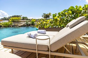 Ocean Pearl Luxury Oceanfront at Mambo Beach