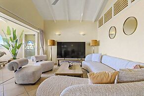 Ocean Pearl Luxury Oceanfront at Mambo Beach