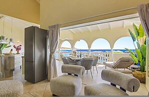 Ocean Pearl Luxury Oceanfront at Mambo Beach