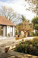 Stunning 1 BD Home in Worcestershire