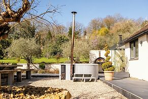 Stunning 1 BD Home in Worcestershire
