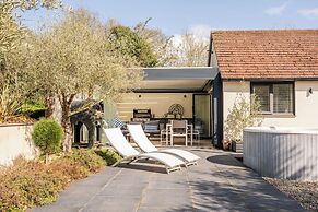 Stunning 1 BD Home in Worcestershire