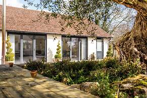 Stunning 1 BD Home in Worcestershire