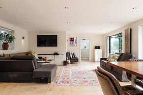Stunning 1 BD Home in Worcestershire
