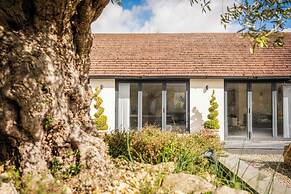Stunning 1 BD Home in Worcestershire