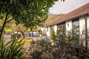 Stunning 1 BD Home in Worcestershire