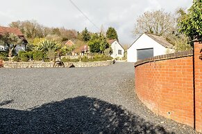 Stunning 1 BD Home in Worcestershire