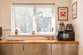 Stunning 1 BD Home in Worcestershire