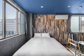 SILK COURT 402