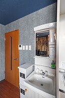 SILK COURT 402
