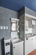 SILK COURT 402