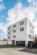 SILK COURT 402