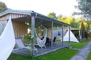 Ferienhaus mit Kamin am Achterwasser in Lutow