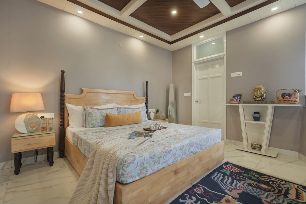 ELIVAAS Aaram Bagh 4 BHK Escape