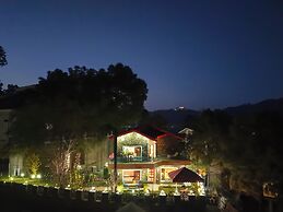 ELIVAAS Aaram Bagh 4 BHK Escape