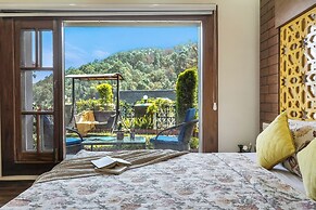 ELIVAAS Aaram Bagh 4 BHK Escape