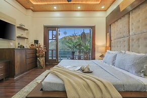 ELIVAAS Aaram Bagh 4 BHK Escape