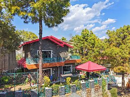 ELIVAAS Aaram Bagh 4 BHK Escape