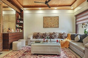 ELIVAAS Aaram Bagh 4 BHK Escape