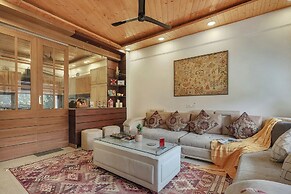 ELIVAAS Aaram Bagh 4 BHK Escape