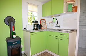 Ferienhaus mit Kamin am Achterwasser in Lutow