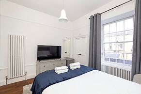 Stylish West End 1-Bed - Prime Location