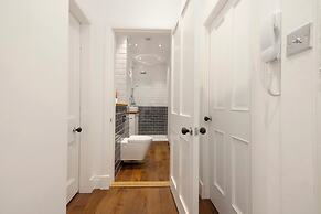 Stylish West End 1-Bed - Prime Location