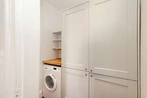 Stylish West End 1-Bed - Prime Location