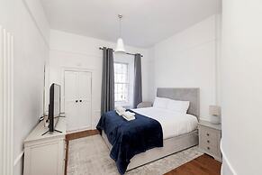 Stylish West End 1-Bed - Prime Location