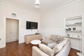 Stylish West End 1-Bed - Prime Location