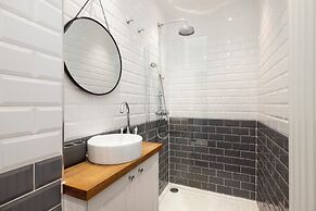 Stylish West End 1-Bed - Prime Location
