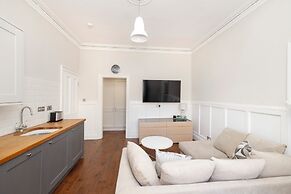 Stylish West End 1-Bed - Prime Location