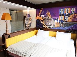 FEST hotel. Rynok Square
