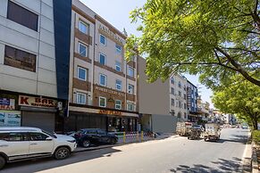 Anu Plaza-5Mins from Connaught Place