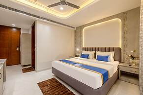 Anu Plaza-5Mins from Connaught Place