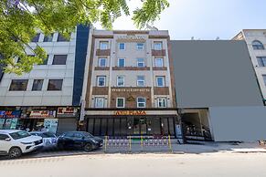 Anu Plaza-5Mins from Connaught Place
